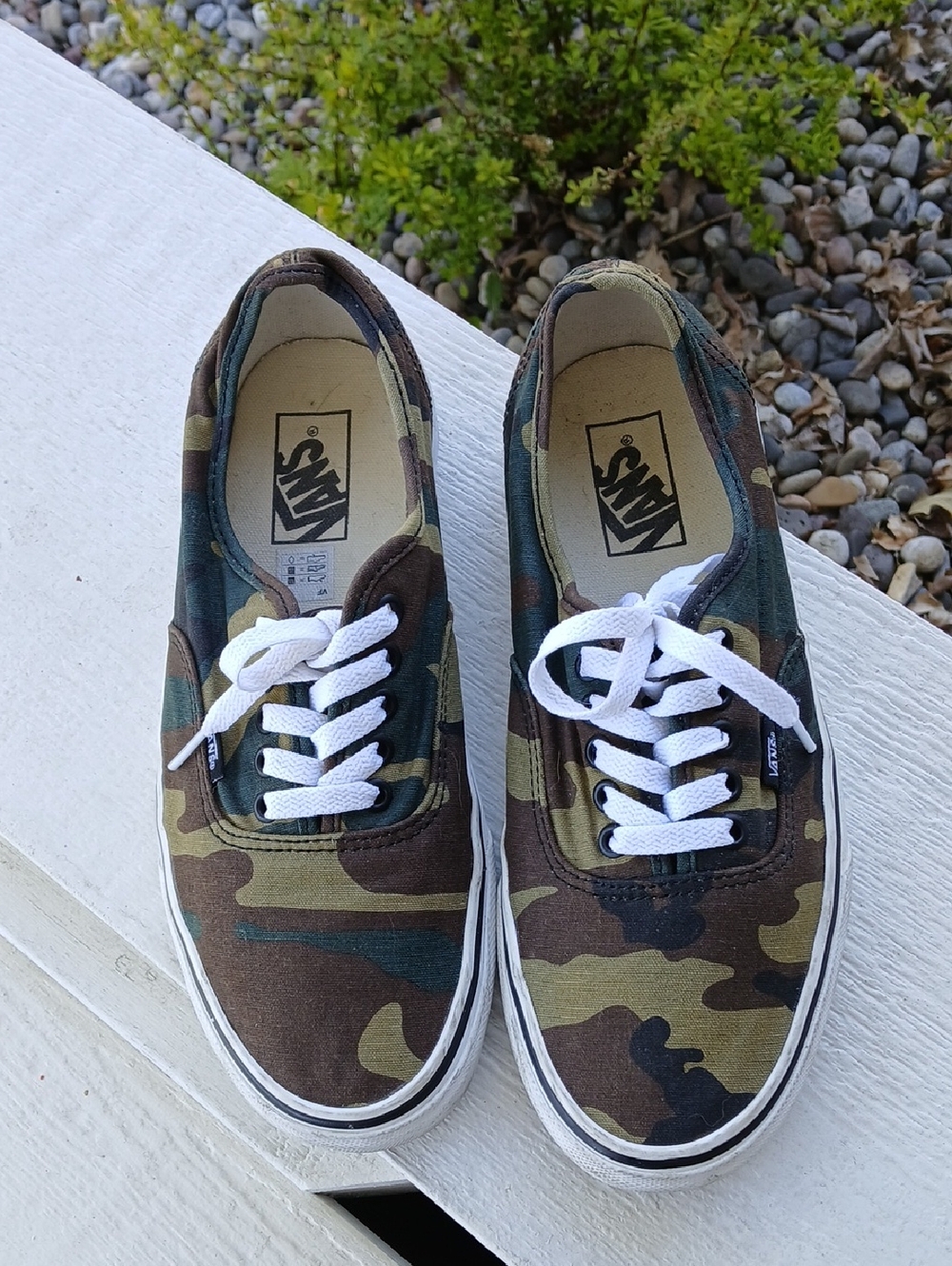 Vans Camo Canvas Low-Top Sneakers - Green, Brown, Black - Picture 2 of 5